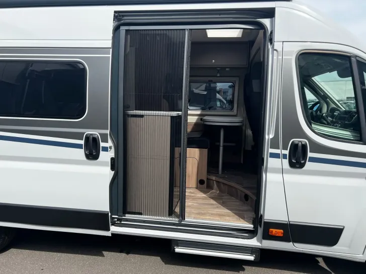 Fahrzeugbild Carado Camper Van 640 PRO+Markise+Kam+Safety P+Diesel H #9