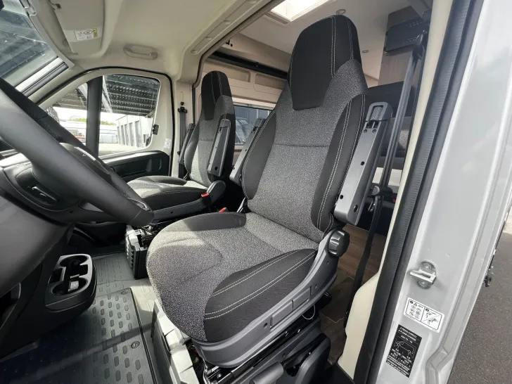 Fahrzeugbild Carado Camper Van 640 PRO+Markise+Kam+Safety P+Diesel H #10