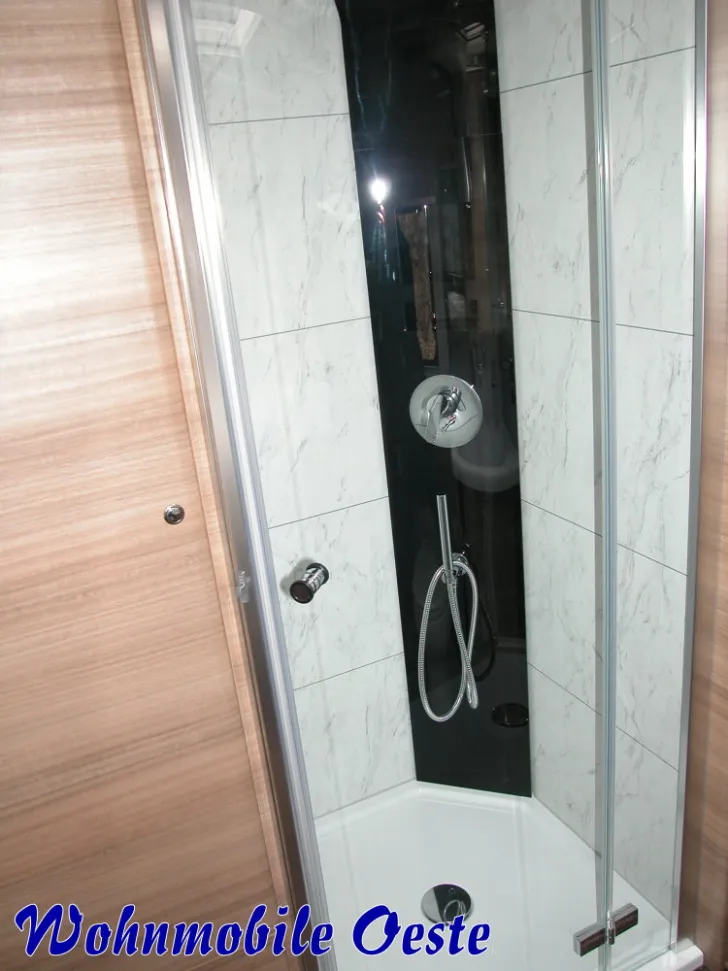 Fahrzeugbild Concorde Charisma 860 LI * BarVers,Echtglas,Luxus-Sitze #10