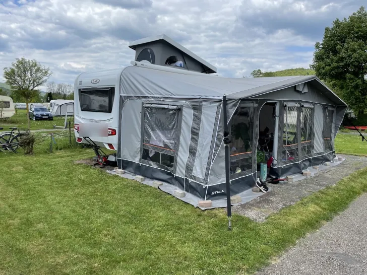 Grundriss Tag LMC Musica 520 E mit Aufstelldach, für Familie
