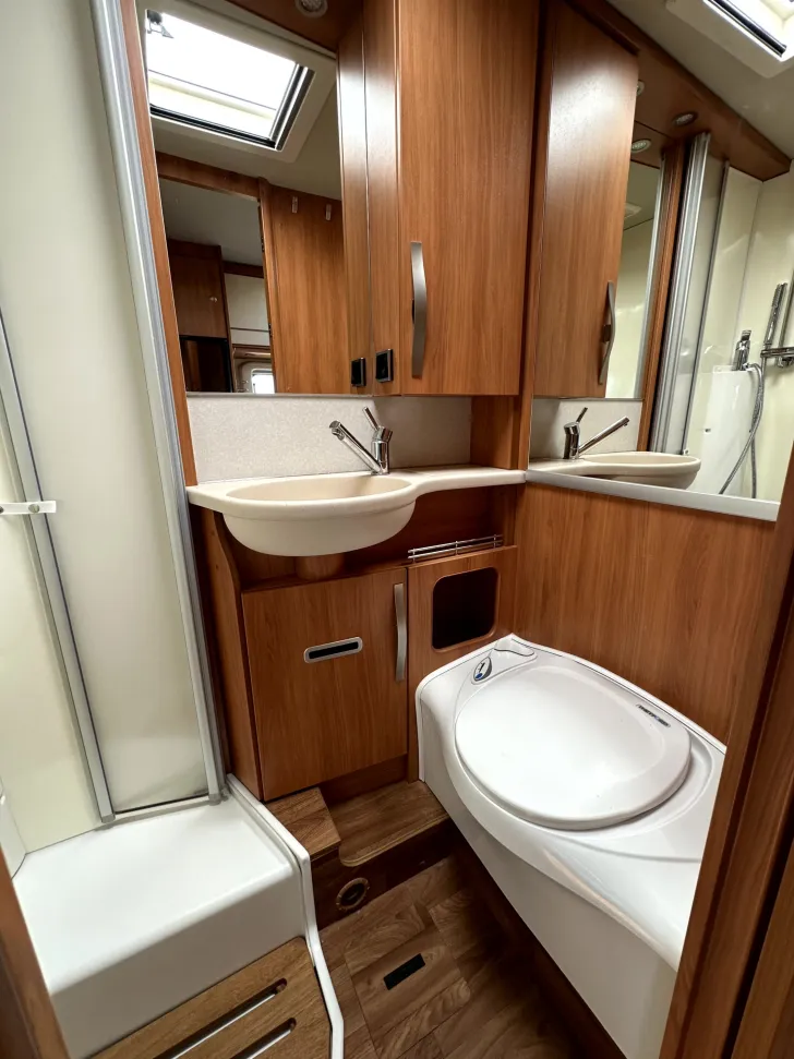 Fahrzeugbild Hymer Exsis-i 588 #21