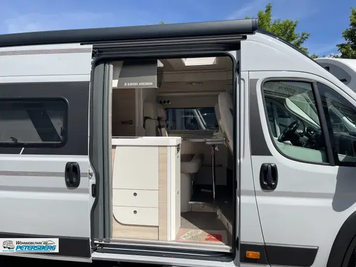 Fahrzeugbild Eura Mobil Van 635 EB Mondial- u. Fahrassistenzpaket #7