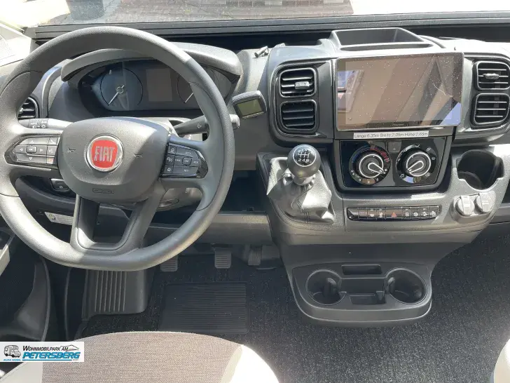 Fahrzeugbild Eura Mobil Van 635 EB Mondial- u. Fahrassistenzpaket #9