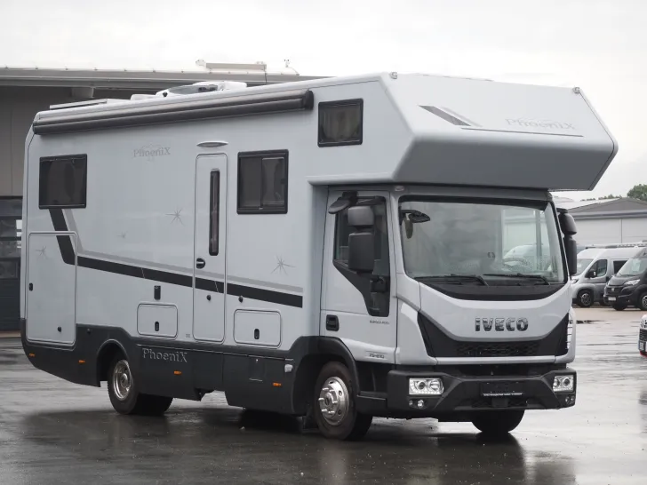 Fahrzeugbild Phoenix 8300 LX, Luxuspak., Luftfed., Lithiumpak., SAT #3
