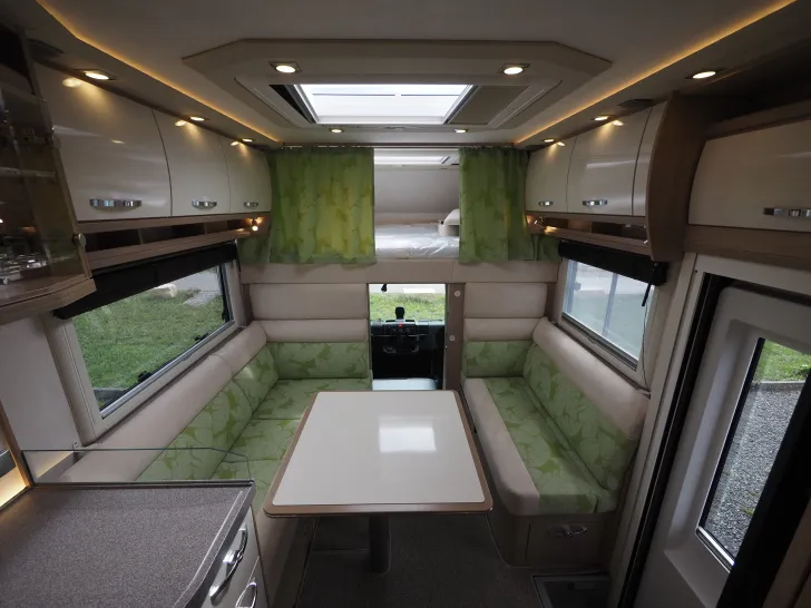 Fahrzeugbild Phoenix 8300 LX, Luxuspak., Luftfed., Lithiumpak., SAT #8