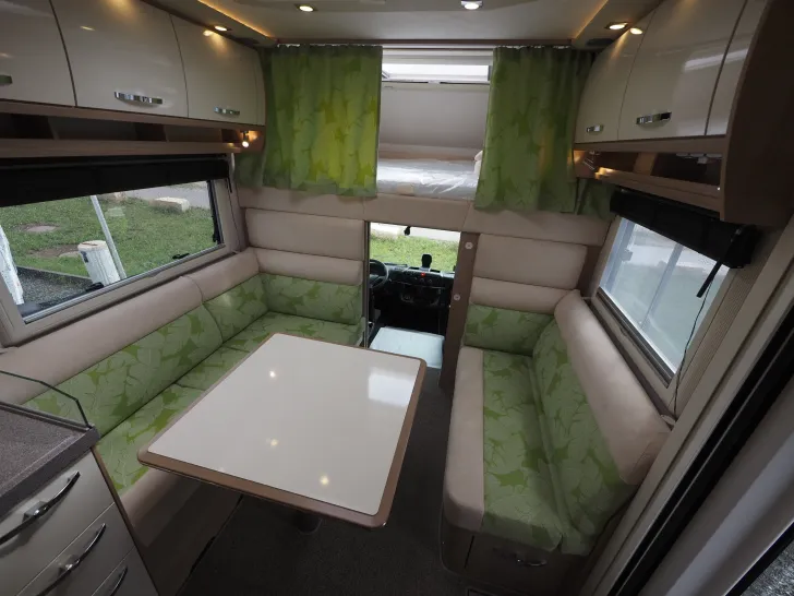 Fahrzeugbild Phoenix 8300 LX, Luxuspak., Luftfed., Lithiumpak., SAT #9