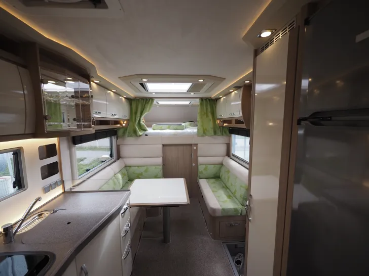 Fahrzeugbild Phoenix 8300 LX, Luxuspak., Luftfed., Lithiumpak., SAT #15