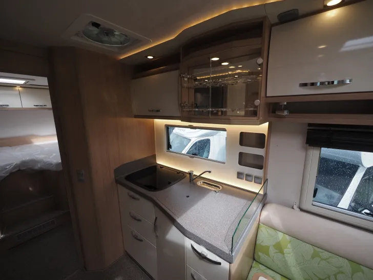 Fahrzeugbild Phoenix 8300 LX, Luxuspak., Luftfed., Lithiumpak., SAT #16