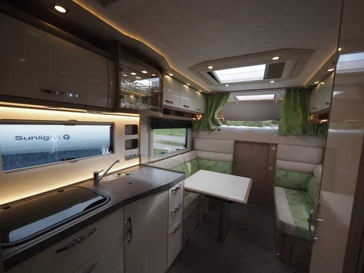 Fahrzeugbild Phoenix 8300 LX, Luxuspak., Luftfed., Lithiumpak., SAT #27