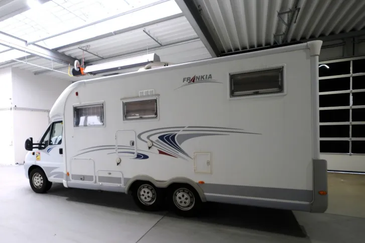 Fahrzeugbild Frankia T 740 BD Comfort/Festbett/Garage/Solar/Markise #3