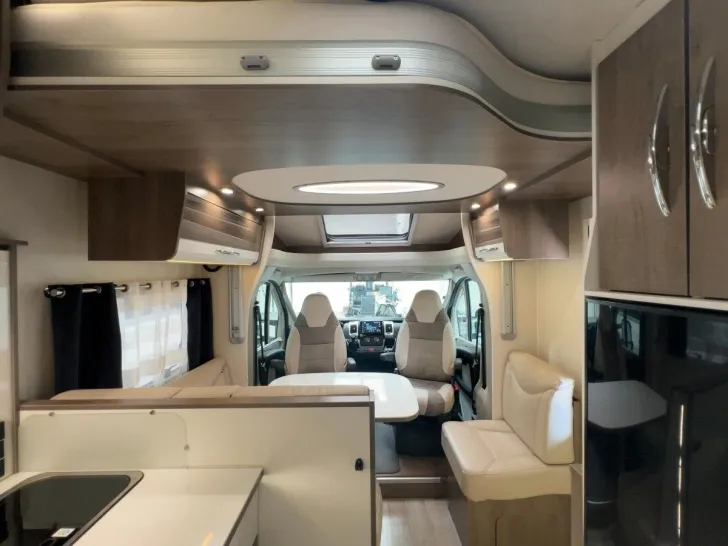 Fahrzeugbild Mooveo TEI 70 QBH/Queensbett+Hubbett/Garage/Solar/Klima #10