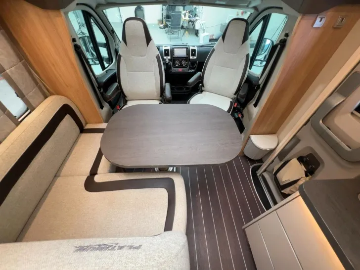 Fahrzeugbild Knaus Sky TI 550 Platinum Selction/Festbett/Finanzieru #8