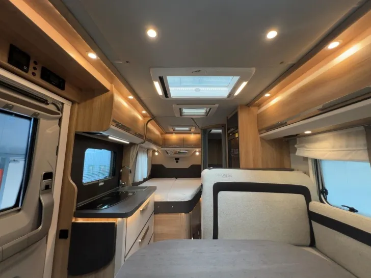 Fahrzeugbild Knaus Sky TI 550 Platinum Selction/Festbett/Finanzieru #11