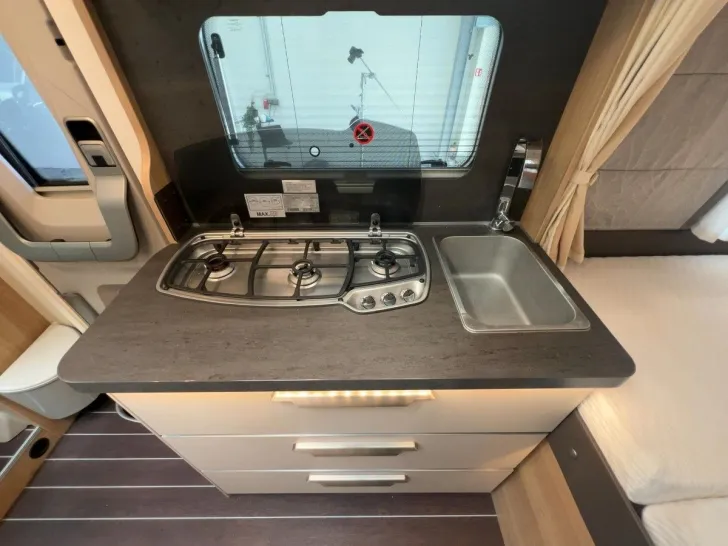 Fahrzeugbild Knaus Sky TI 550 Platinum Selction/Festbett/Finanzieru #14