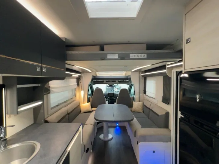 Fahrzeugbild Challenger Graphite 260 Edition/Automatik/Hubbett/Solar/Kli #9