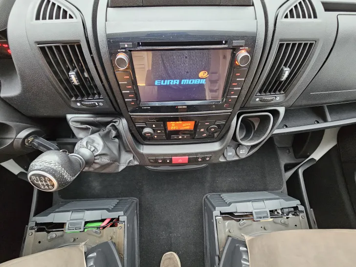 Fahrzeugbild Eura Mobil Profila T 720 EB Maxi 4,4 To. Luftfeder, 160 PS #17