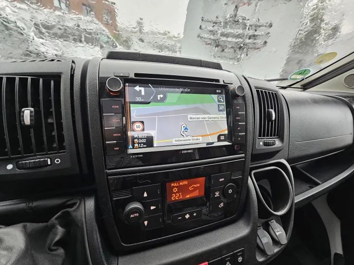 Fahrzeugbild Eura Mobil Profila T 720 EB Maxi 4,4 To. Luftfeder, 160 PS #25