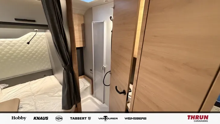 Fahrzeugbild Knaus L!VE WAVE 650 MF Platinum Selection Zustand sehr gut #12