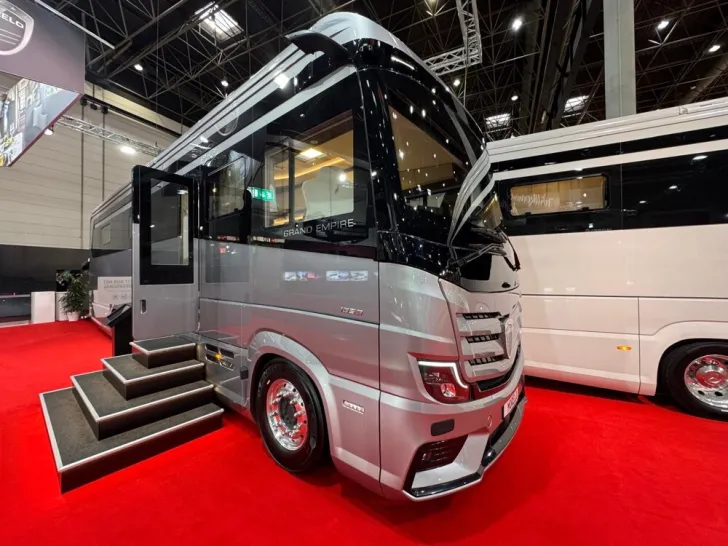 Fahrzeugbild Morelo Grand Empire 118 GSB #1