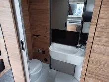 Toilette Weinsberg X-CURSION VAN 500 LT EDITION [PEPPER] Zusatand sehr gut