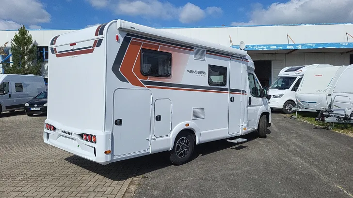 Schräg Hinten Weinsberg CaraCompact EDITION PEPPER 600 MEG Automatik/140 PS