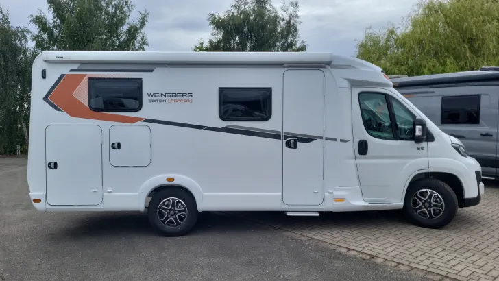 Schräg Vorne Weinsberg CaraCompact EDITION PEPPER 600 MEG