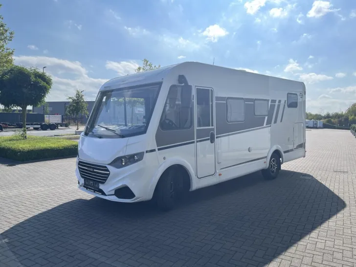 Fahrzeugbild Carado I 338 #2