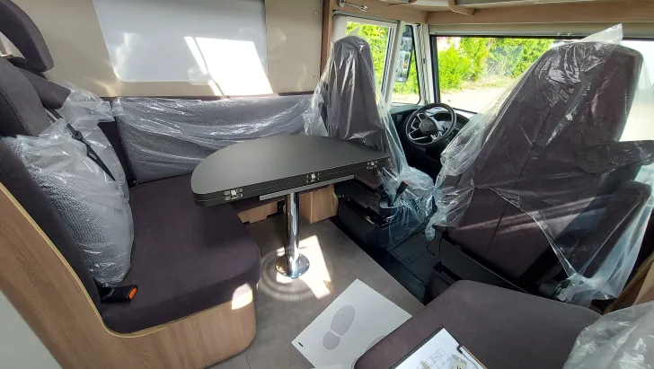 Fahrzeugbild Laika Ecovip H 4109 Hängeschränke anstatt Hubbett #5