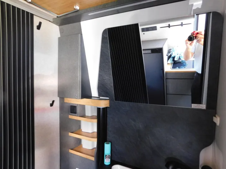 Fahrzeugbild Hymer Redwood 601 Automatik, Combi 6DE, Navi+Kamera #14