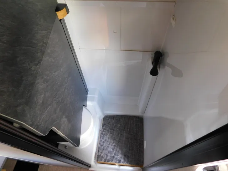 Fahrzeugbild Hymer Redwood 601 Automatik, Combi 6DE, Navi+Kamera #15