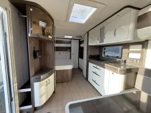 Fahrzeugbild Hobby Prestige 560 WFU 2.000 kg LM-Felgen silber #11