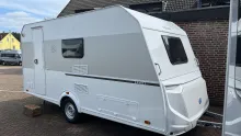 Schräg Vorne Knaus Sport 420 QD Zustand sehr gut