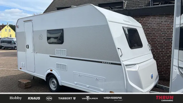 Schräg Vorne Knaus Sport 420 QD Zustand sehr gut