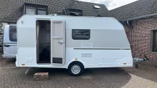 Seitlich Knaus Sport 420 QD Zustand sehr gut