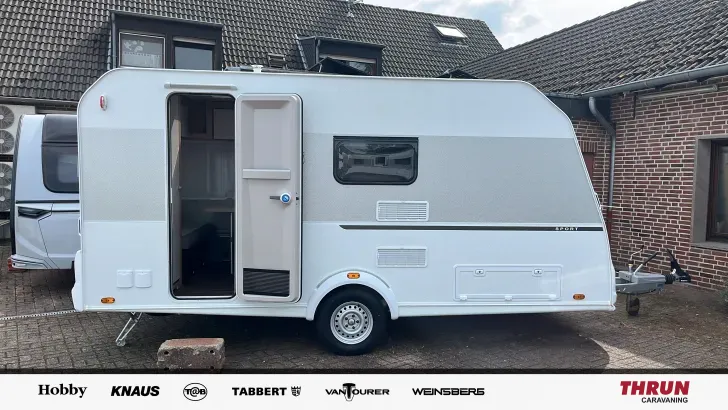 Seitlich Knaus Sport 420 QD Zustand sehr gut