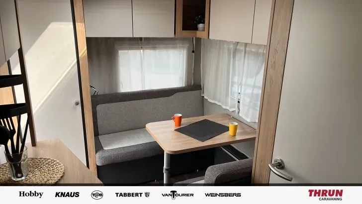 Sicht vorne-hinten Knaus Sport 420 QD Zustand sehr gut