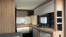 Sicht vorne-hinten Knaus Sport 420 QD Zustand sehr gut