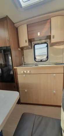 Fahrzeugbild Bürstner Averso 560 TK Nr. 64 - Etagenb., Doppelb. #12