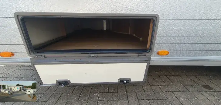Fahrzeugbild Bürstner Averso 560 TK Nr. 64 - Etagenb., Doppelb. #35