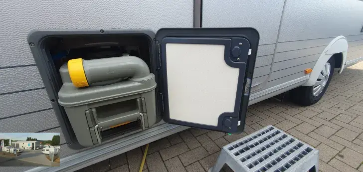 Fahrzeugbild Bürstner Averso 560 TK Nr. 64 - Etagenb., Doppelb. #36