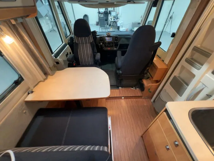 Fahrzeugbild Dethleffs Globebus I008/Festbett+Hubbett/2xKlima/Garage #9