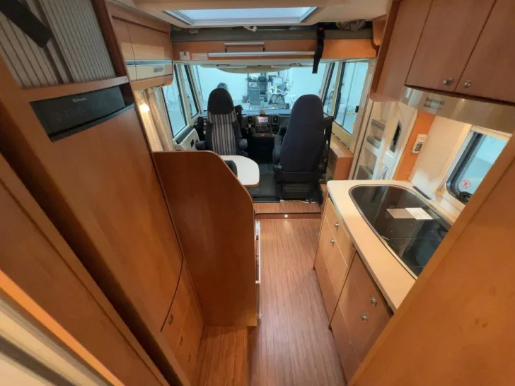 Fahrzeugbild Dethleffs Globebus I008/Festbett+Hubbett/2xKlima/Garage #10
