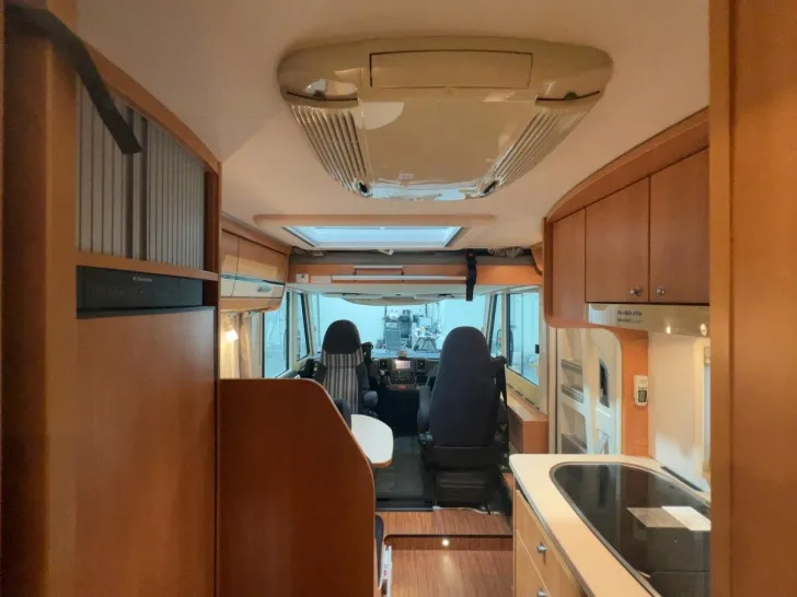 Fahrzeugbild Dethleffs Globebus I008/Festbett+Hubbett/2xKlima/Garage #11