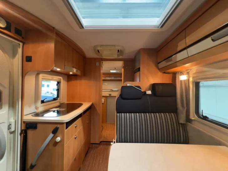 Fahrzeugbild Dethleffs Globebus I008/Festbett+Hubbett/2xKlima/Garage #12