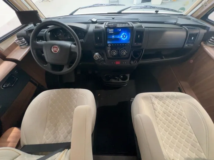 Fahrzeugbild Eura Mobil Integraline 695 QB/Queensbett+Hubbett/Garage #8