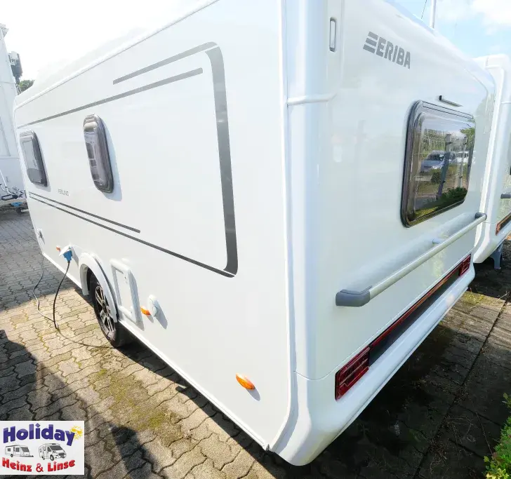 Fahrzeugbild Hymer Eriba Feeling 425 Auflastung 1.600 kg Schlafdach #4