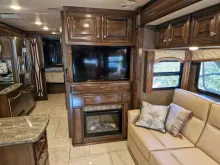 Fahrzeugbild THOR Motor Coach A.C.E. 30.4 TUSCANY 38 SQ , AUTARK, CUMMI #8