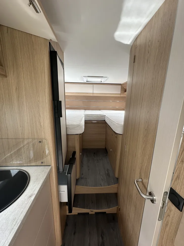 Fahrzeugbild LMC Cruiser T 662 G #12