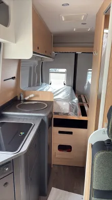 Sicht vorne-hinten Sunlight Camper Van Cliff 590 4x4 Greentrek Sofort verfügbar
