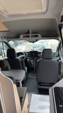 Sicht vorne-hinten Sunlight Camper Van Cliff 590 4x4 Greentrek Sofort verfügbar